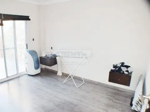 Depto Tipo Casa en Venta 8 años