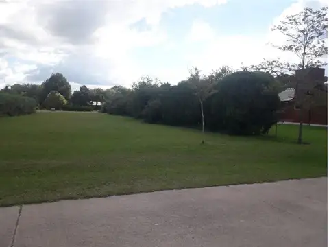 SE VENDE TERRENO EN RECONQUISTA, CLUB DE CAMPO