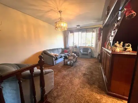 VENTA CHALET DE CATEGORIA 5 AMB. QUINCHO Y FONDO