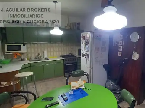 Casa en Venta con 3 cocheras
