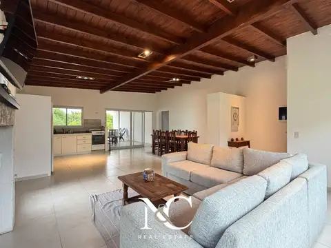 Casa en Venta con 1 cochera