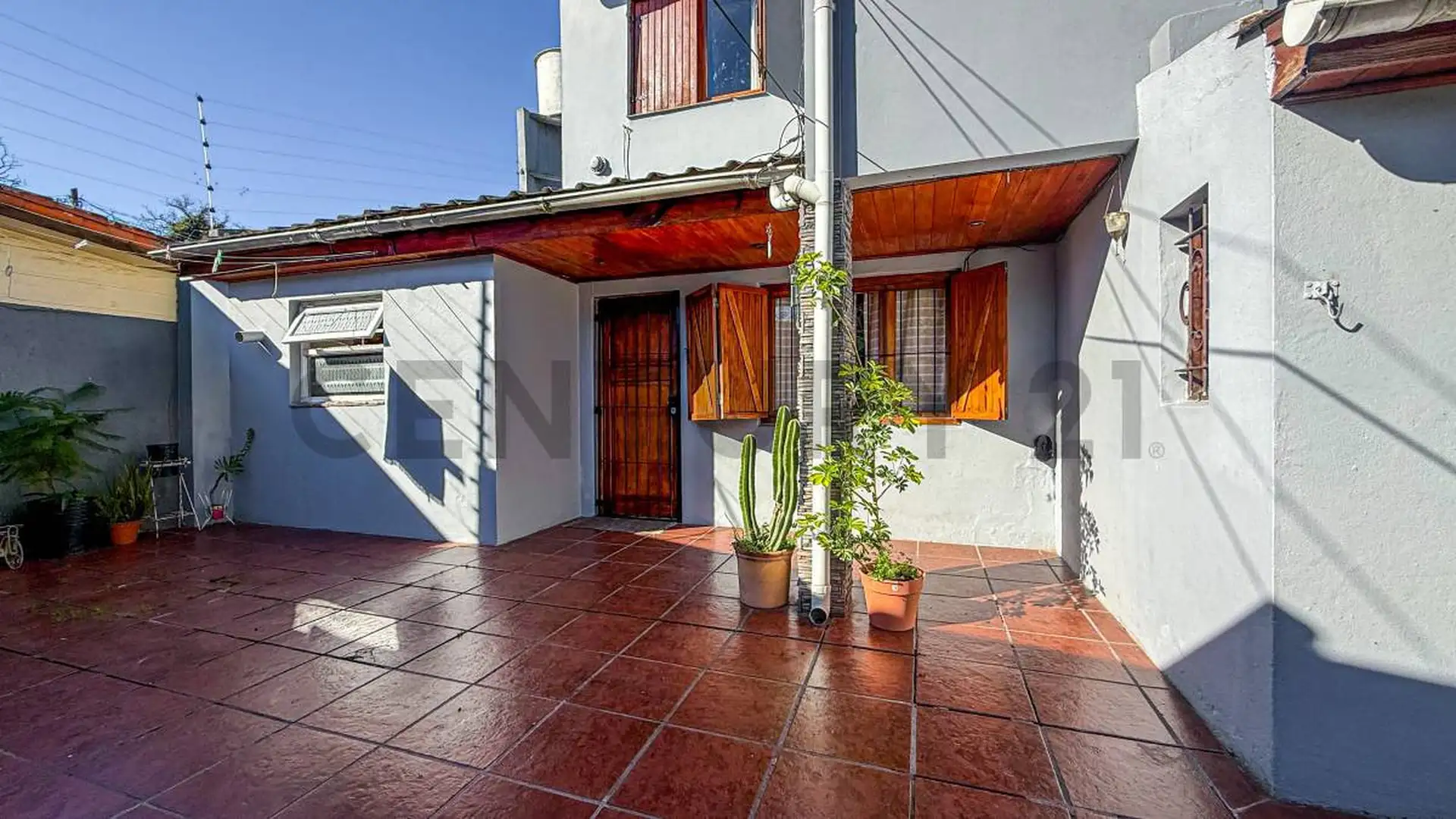 VENTA CASA 4 AMBIENTES CON COCHERA DOBLE B.LOPEZ DE GOMARA