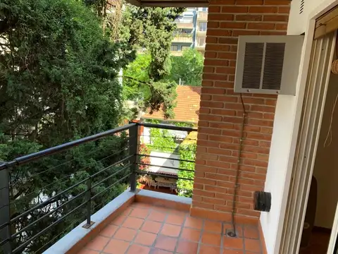 Arce al 700  Las Cañitas Dos amb bcon pisos parquet lav incorporado luminoso en en excel estado.