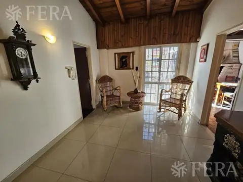 Venta casa 6 ambientes con cochera y quincho en Avellaneda