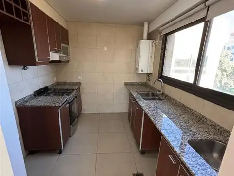 Departamento en Alquiler de 4 ambientes