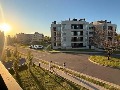 Departamento en Alquiler con 1 cocheras