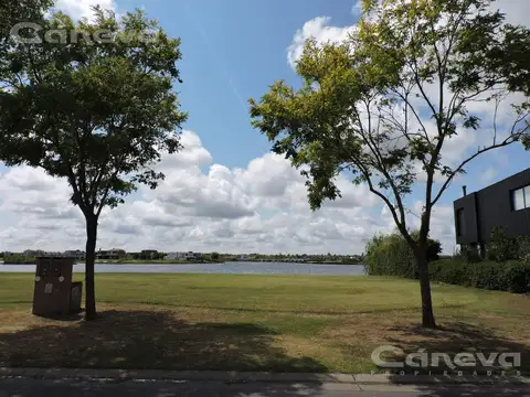 Espectacular lote en Marinas, Puertos del Lago