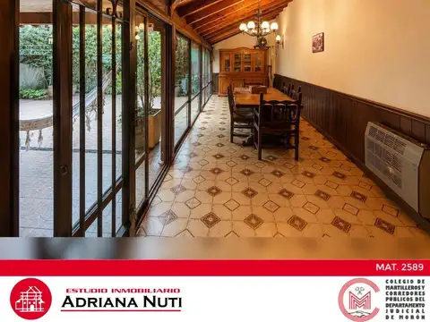 Casa en Venta con 2 cocheras