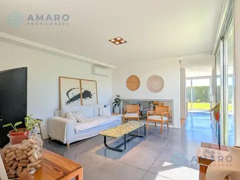 Casa 5 ambientes con 2 baños