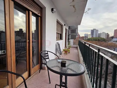 Venta Departamento 5 Ambientes con Balcon Colegiales