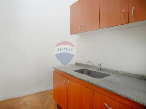 Avenida Presidente Roque Sáenz Peña 900