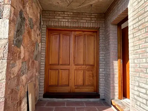 Casa en Venta en Rio Ceballos, USD 259.900