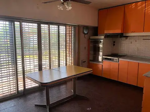 Depto Tipo Casa 5 ambientes con 2 baños