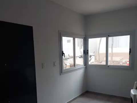 Casa 2 ambientes con 1 baño