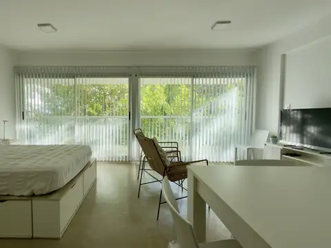 Monoambiente En Venta, Con Balcon Al Frente