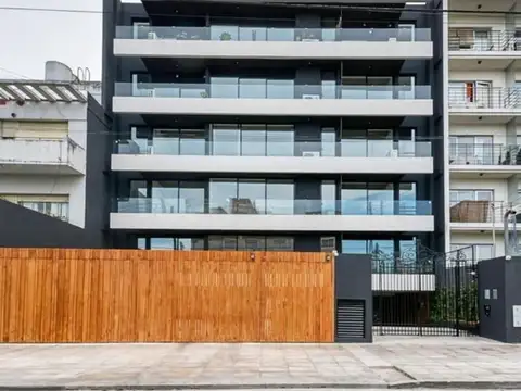 Venta departamento de 2 ambientes, con cochera, en Castelar
