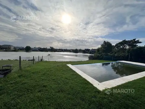 CASA EN VENTA AL AGUA EN CANTON - MAROTO PROPIEDADES