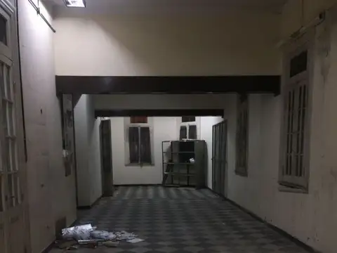 Galpon c/local y varias oficinas