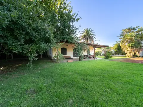 Casa en Venta con 2 cocheras