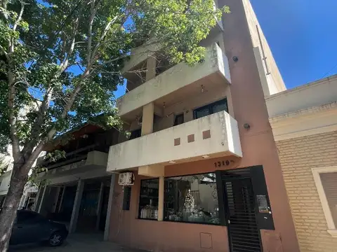 Departamento ,tipo semipiso ,3ro x escaleras, impecable