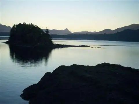 TERRENO CON COSTA DE LAGO MUELLE DE PIEDRA