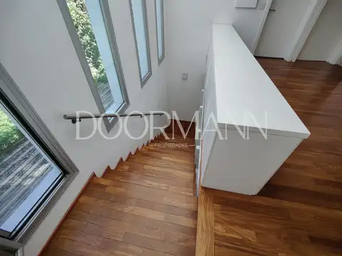 Casa en Alquiler Temporal con 2 cocheras