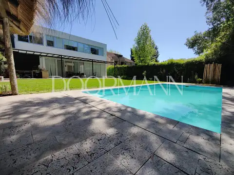 Casa en alquiler 4 habitaciones pileta garage 