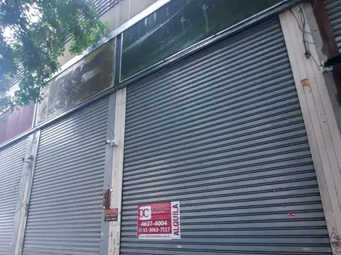 Local en Alquiler 3 Plantas en Zona Comercial Flores