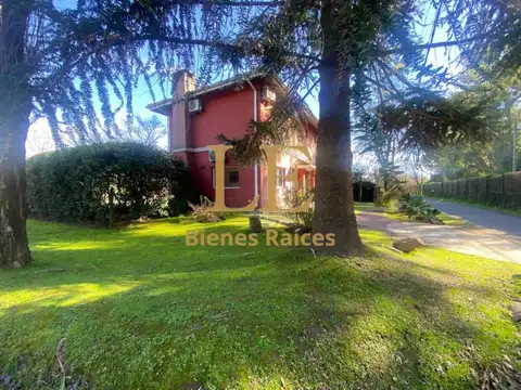 Casa 4 ambientes con 3 baños