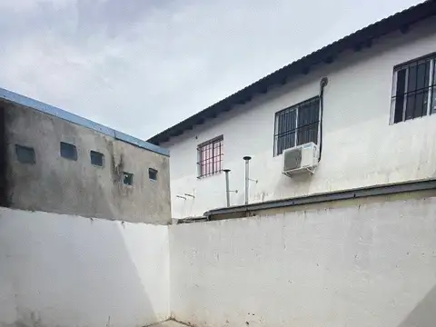 Duplex al frente 3 ambientes con patio y cochera -  Acepta financiación y permuta