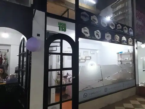 LOCAL EN VENTA EN GALERIA LAS TEJAS, LANUS ESTE