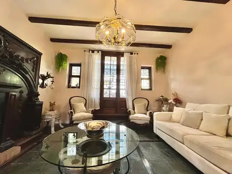 Casa 6 ambientes con 4 baños