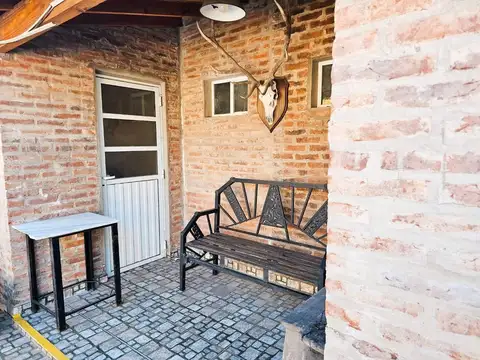 Venta casa 4 ambientes con patio y parrilla