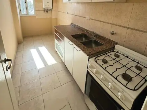 Av Colon 4900, Piso 7