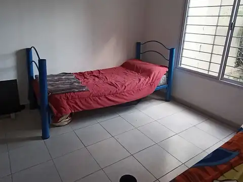 Casa 5 ambientes con 1 baño