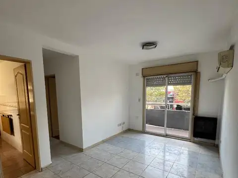 Departamento en Alquiler en Banfield, $ 740.000