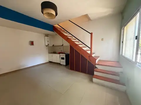 Depto Tipo Casa en Alquiler de 2 ambientes