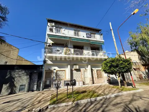 Ph 3 ambientes con patio y balcon