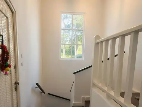 Excelente Depto  3 amb. Amueblado en 1 piso por escalera c