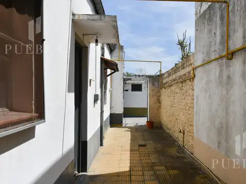 Av Carlos Puig  al 200