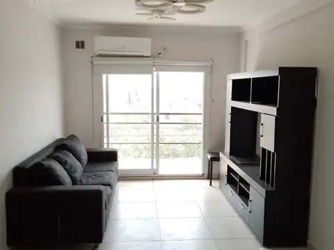 Venta / Alquiler - Departamento 2 Ambientes, Balcón - Centro San Martin