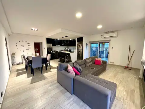 CASA EN VENTA 3 DORMITORIOS CON PILETA Y COCHERA