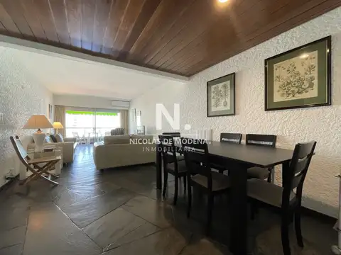 Apartamento de 3 dormitorios en Edificio La Caleta , Punta del este , Puerto