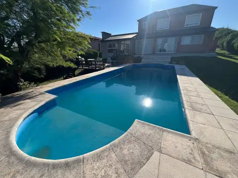Casa en 4 hojas