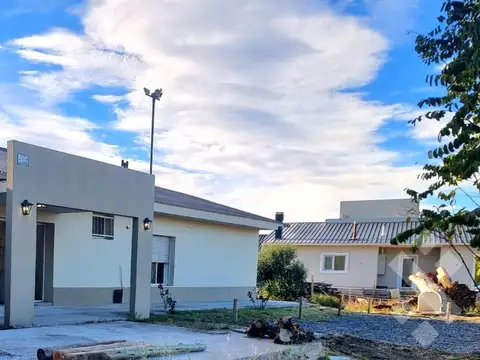 Casa 6 ambientes con 3 baños