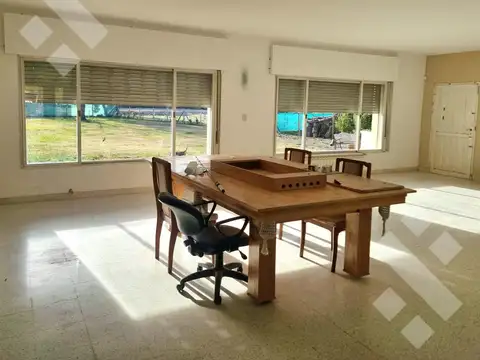 Alquiler Casa 4 Dormitorios - B° El Vergel, Centenario