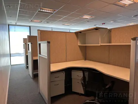 JBI. Oficina en alquiler de 220m2 con 4 cocheras en Avenida fondo de la legua al 900, Martínez