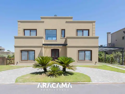 Casa en Venta en Lagos de Canning