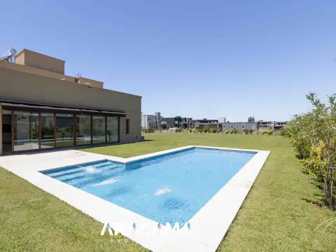 Casa en Venta en Lagos de Canning