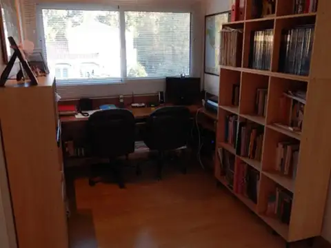 Casa en Venta con 4 cocheras